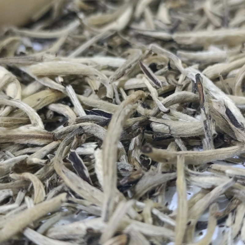 چای سفید (سوزن نقره ای) درجه یک 25 گرمی ترنج