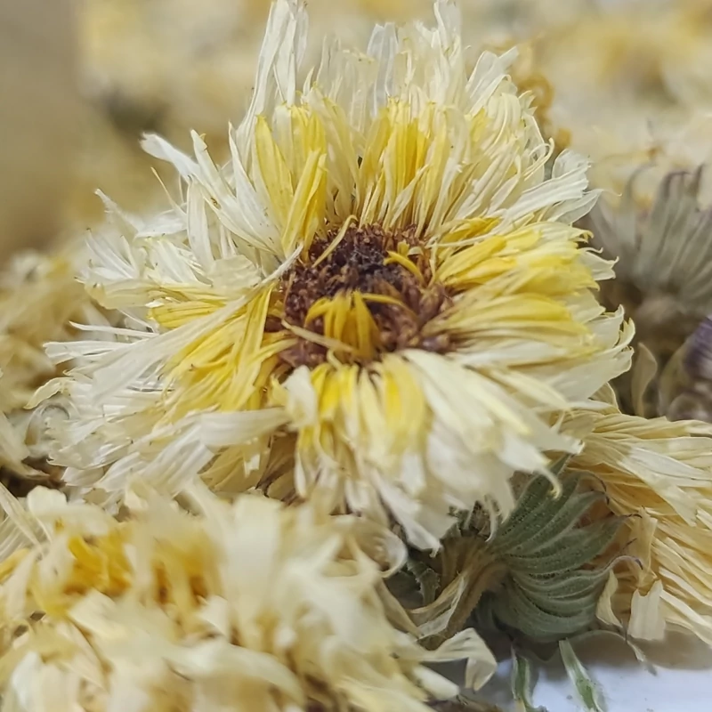 دمنوش گل همیشه بهار درجه یک 50 گرمی ترنج