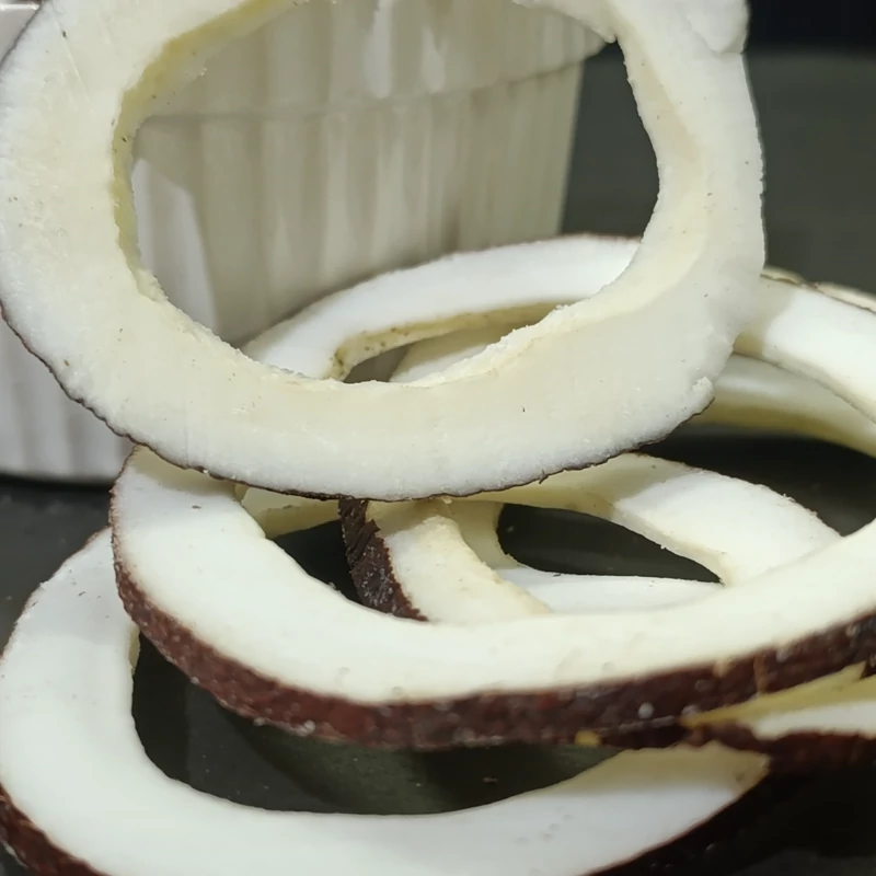 نارگیل خشک اسلایس درجه یک 100 گرمی ترنج