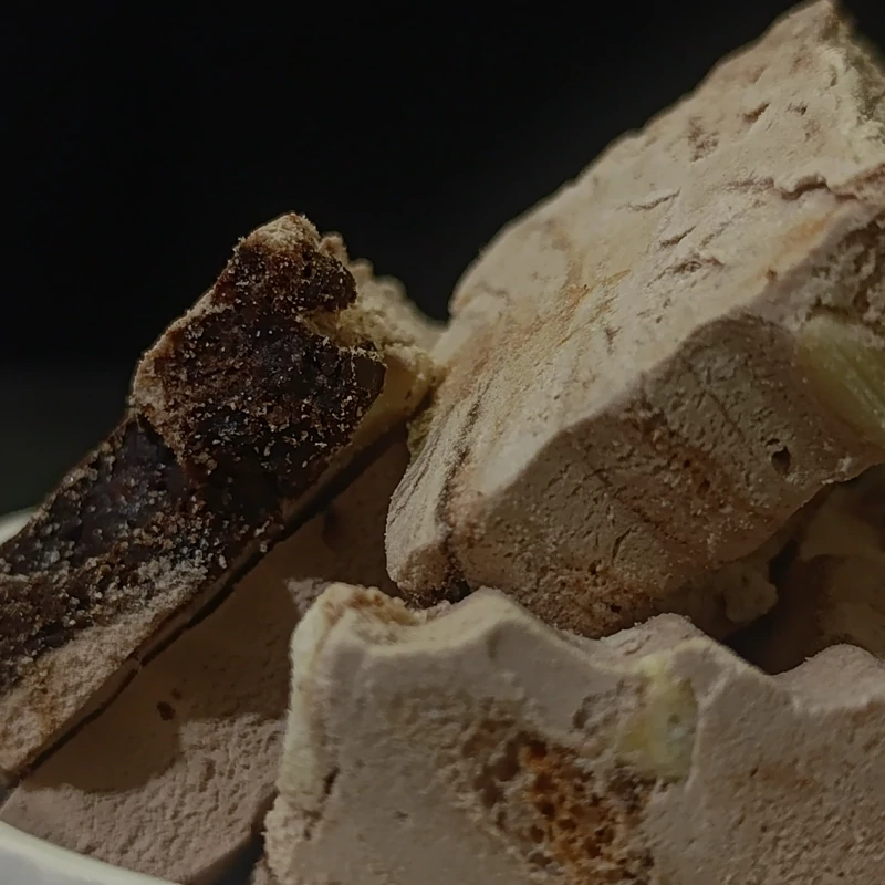 بستنی خشک کارامل بادام زمینی ترنج(10،25،50 گرمی)